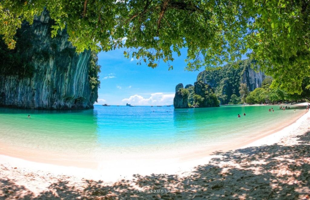 หมู่เกาะห้อง กระบี่ ประเทศไทย
Koh Hong Island ,Krabi , Thailand
Khaolak Wonderland Tours