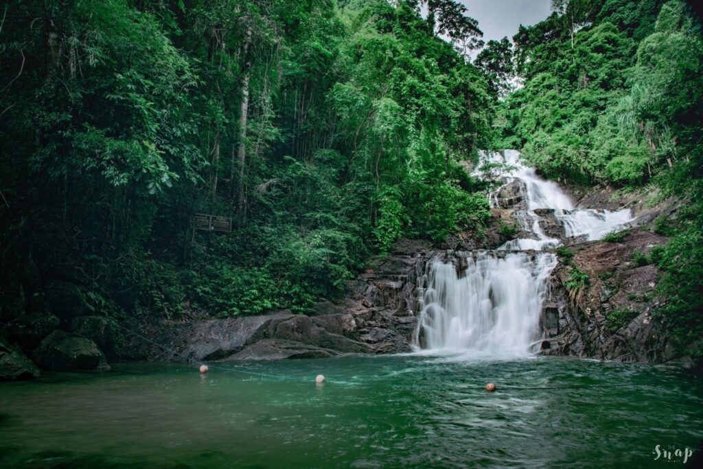 น้ำตกลำปี อุทยานแห่งชาติเขาลำปี-หาดท้ายเหมือง พังงา ประเทศไทย
Lampi Waterfall, Khao Lampi-Hat Thai Mueang National Park, Phang Nga, Thailand